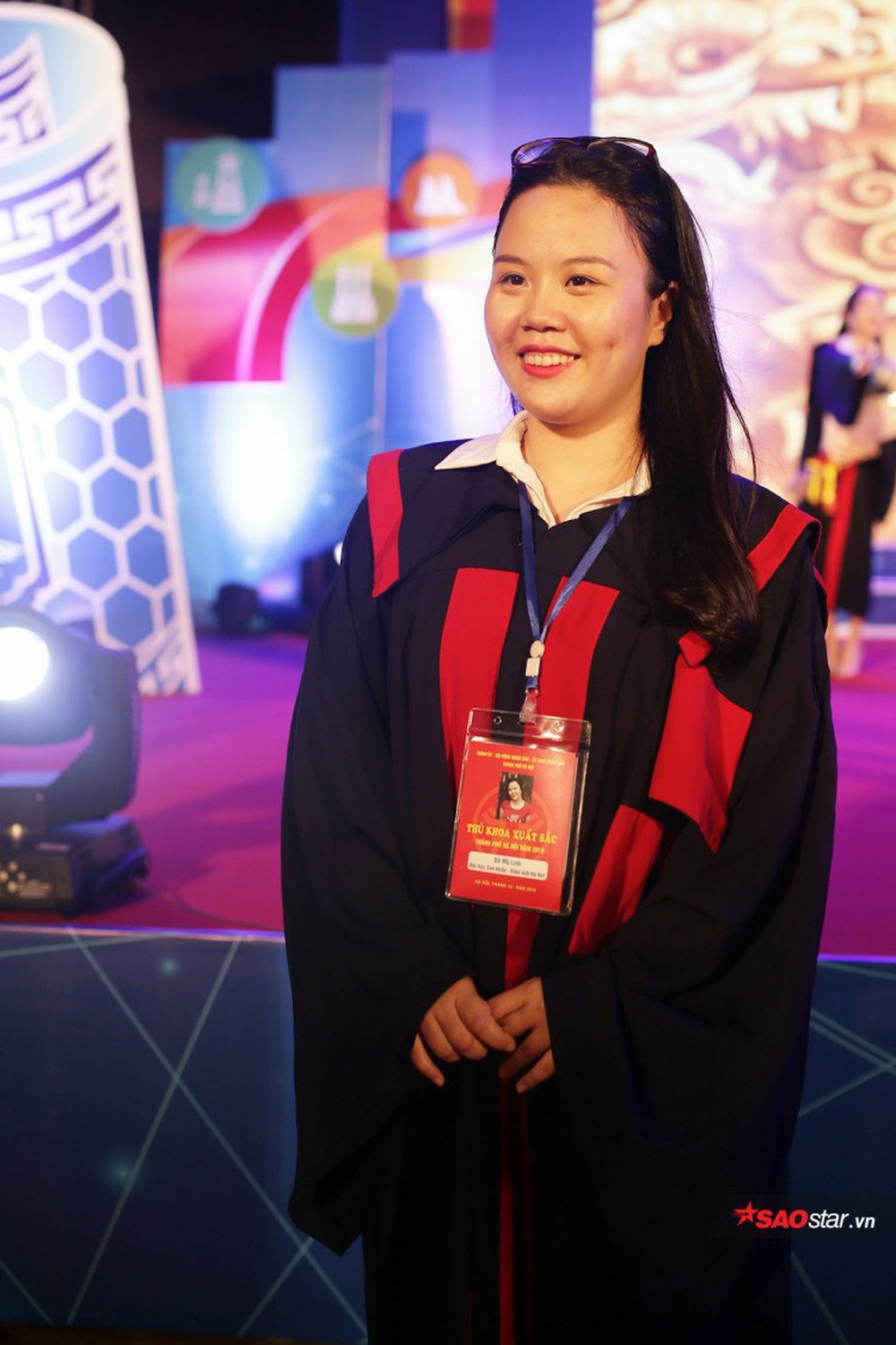 Những Thủ khoa đầu ra Đại học xinh đẹp, tài giỏi được ghi danh bảng vàng tại Văn Miếu - Ảnh 5.