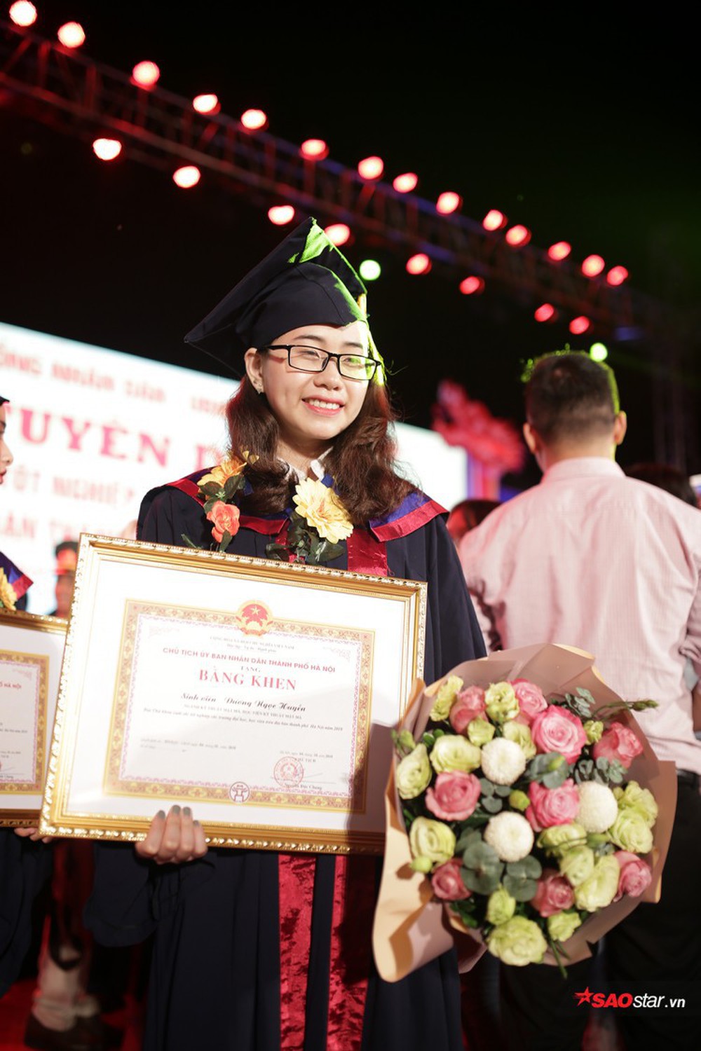 Những Thủ khoa đầu ra Đại học xinh đẹp, tài giỏi được ghi danh bảng vàng tại Văn Miếu - Ảnh 7.