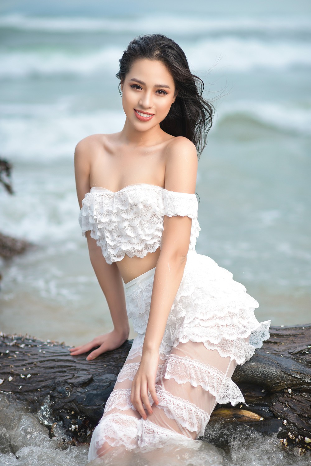Vẻ gợi cảm của người đẹp sinh năm 2000 gây tiếc nuối nhất tại Hoa hậu Việt Nam 2018 - Ảnh 10.