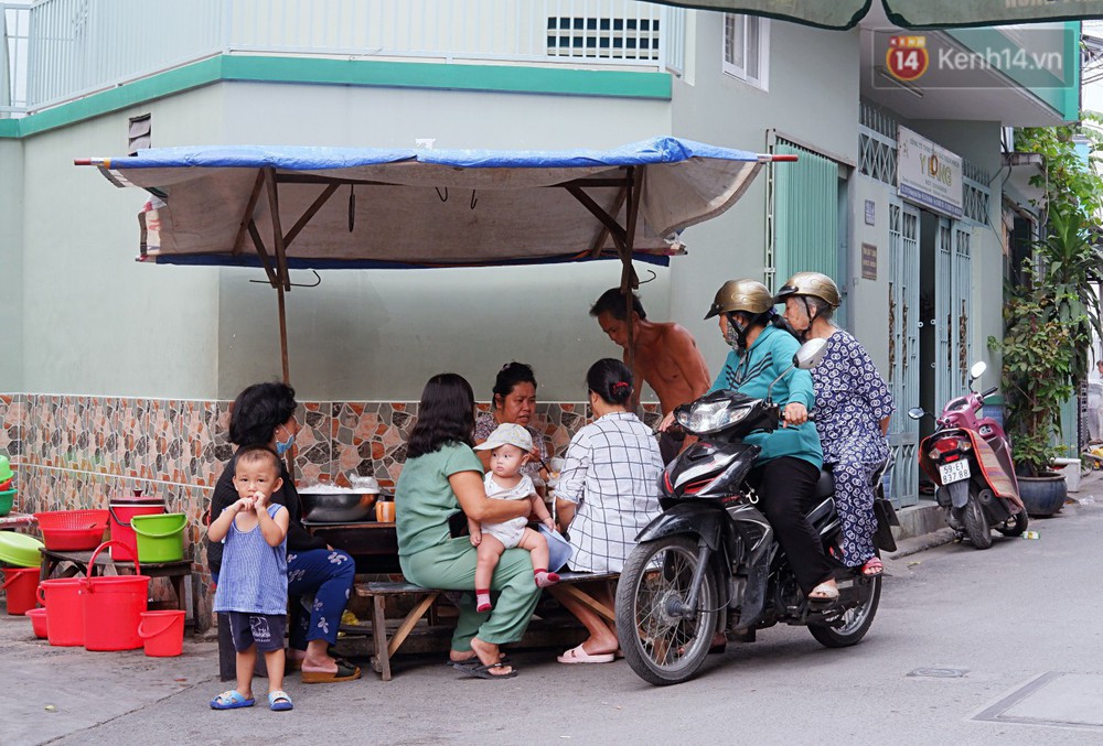 Tiệm ăn hàng 30 năm của dì Gái chịu chơi nhất Sài Gòn, mỗi ngày bán trong 1 giờ là hết veo - Ảnh 12.