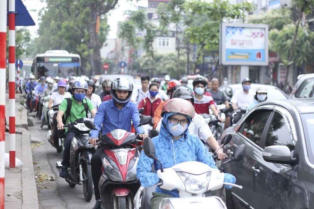 Lo ngại tắc đường, ô nhiễm nghiêm trọng, Hà Nội sẽ lập đề án thu phí phương tiện vào nội đô - Ảnh 1.
