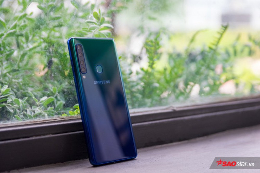 Mở hộp Samsung Galaxy A9 (2018): Màu sắc đẹp khó cưỡng, cụm 4 camera độc đáo! - Ảnh 11.