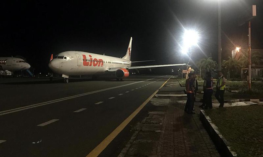 Máy bay Lion Air của Indonesia lại vỡ cánh vì sự cố bất ngờ: Vận đen đeo bám? - Ảnh 2.