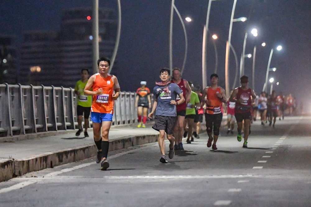 Giải Marathon quốc tế TP.HCM Techcombank 2018 thu hút gần một vạn người tham gia - Ảnh 1.