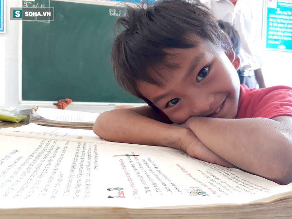 Niềm vui của thầy và trò Nậm Chua trong ngày khánh thành lớp học mới - Ảnh 14.