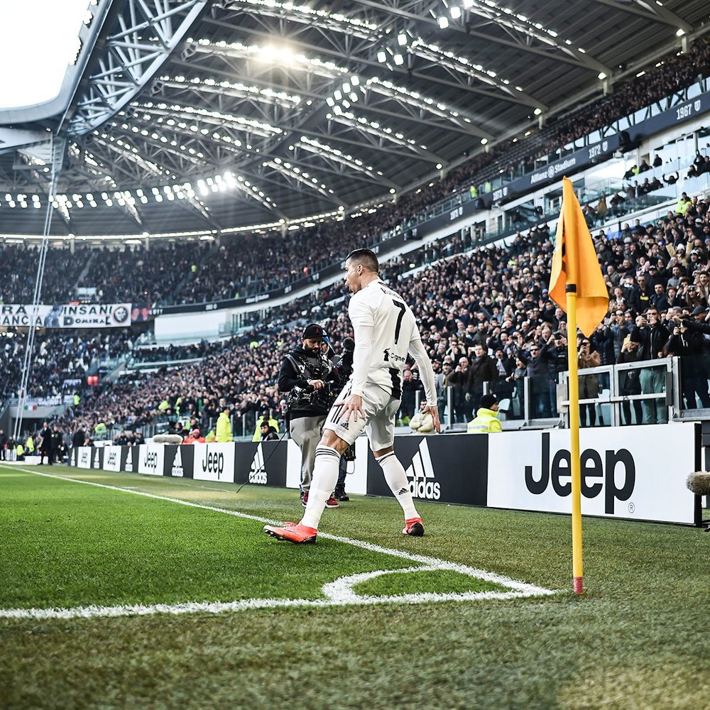 Ronaldo giúp Juventus lập thành tích chưa từng có trong lịch sử giải VĐQG Italy