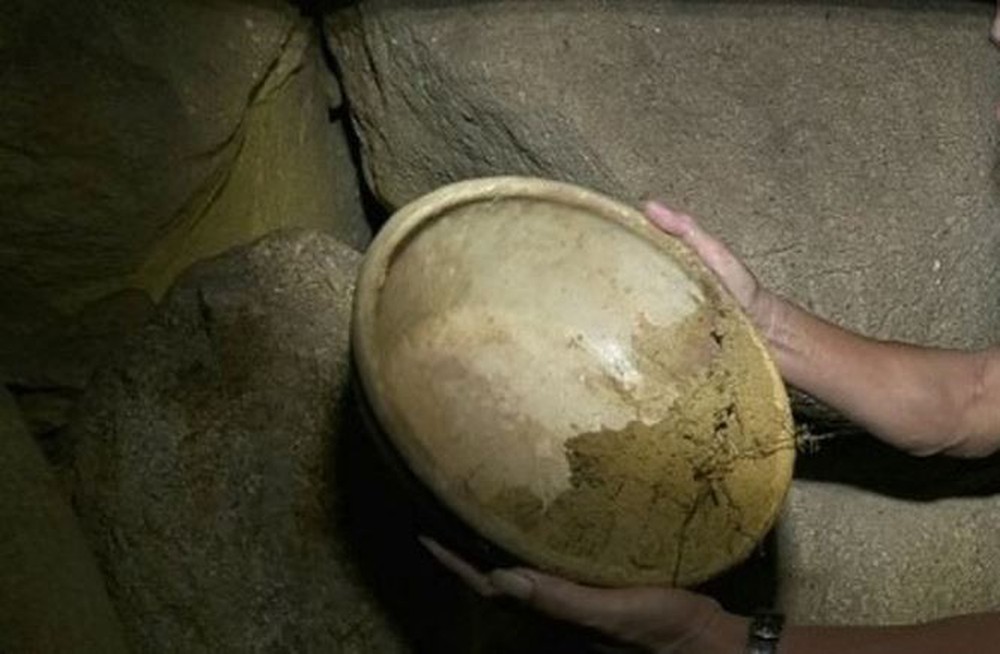 Phát hiện hang nghi cổ vật bí hiểm ở Thanh Hóa - Ảnh 1.