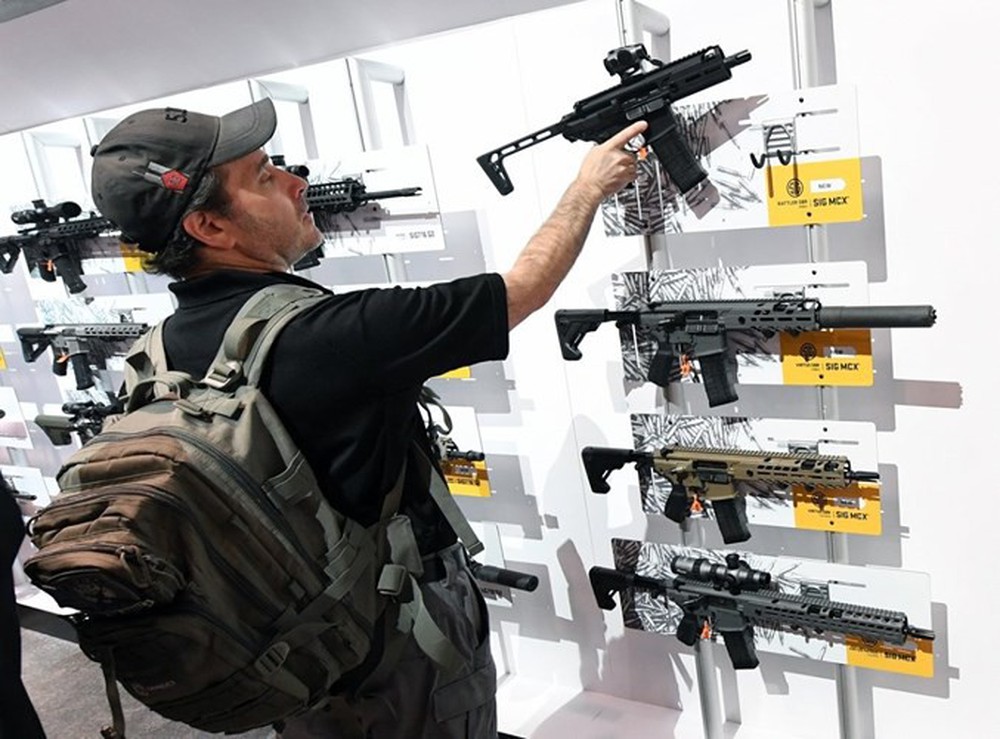 Những khẩu súng đáng sợ nhất tại triển lãm vũ khí SHOT - Ảnh 6.