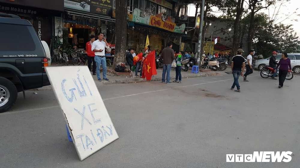 Dịch vụ sau Tết: Ngao ngán đến hẹn lại... tăng giá - Ảnh 4.