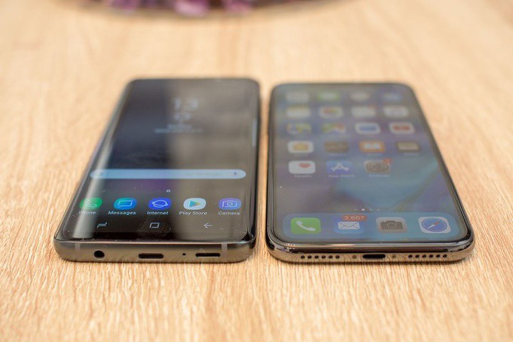 So sánh nhanh Samsung Galaxy S9 vs Apple iPhone X - Ảnh 1.