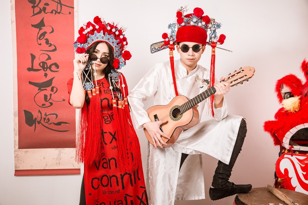 Vợ chồng DJ Tít nổi loạn trong bộ ảnh chào năm mới - Ảnh 3.