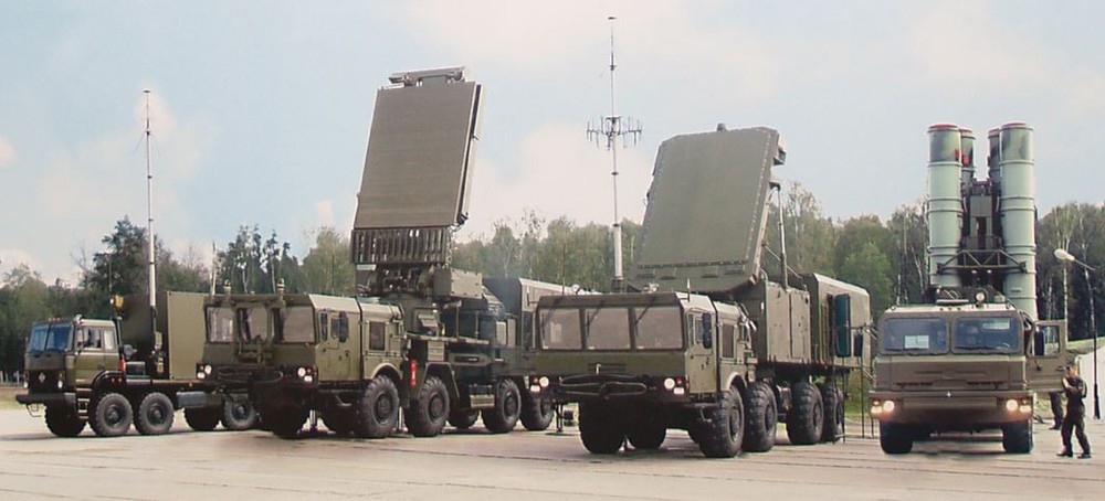 Quốc gia X mua 2 tổ hợp tên lửa S-400: Bán bao nhiêu gạo, bao nhiêu dầu? - Ảnh 3.