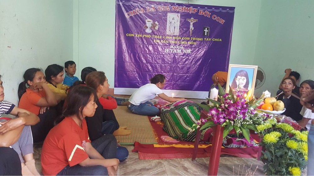 Hai cô gái đi hái rau rừng tử vong sau nhiều giờ bị nước cuốn trôi