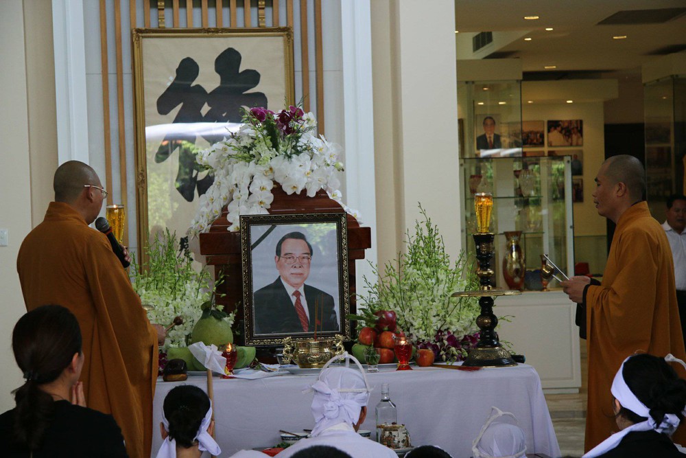 Hình ảnh đám tang nguyên thủ tướng Phan Văn Khải.