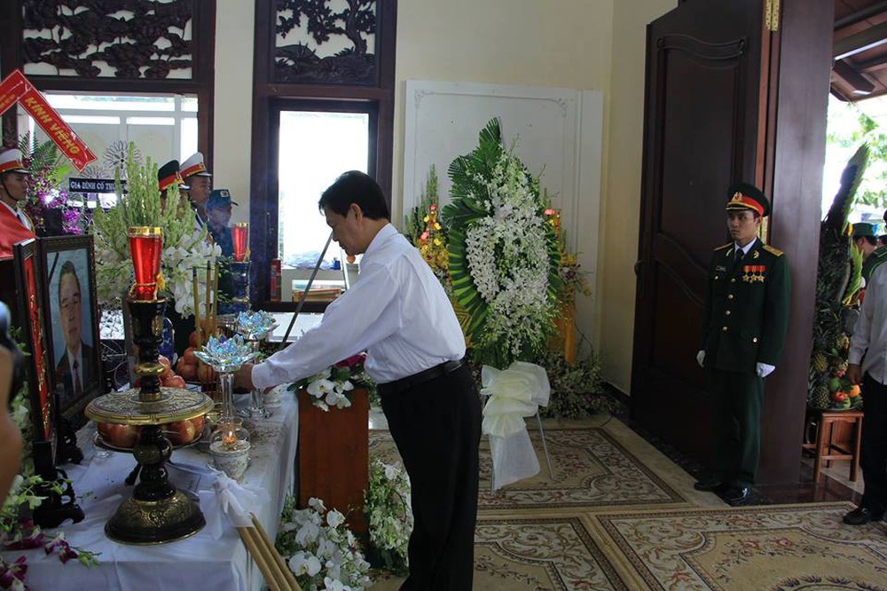 Thủ tướng Nguyễn Xuân Phúc đến nhà riêng nguyên Thủ tướng Phan Văn Khải - Ảnh 4.