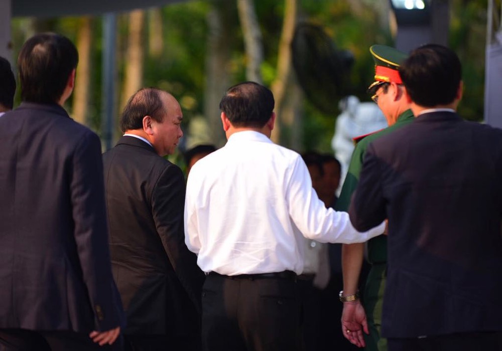 Thủ tướng Nguyễn Xuân Phúc đến nhà riêng nguyên Thủ tướng Phan Văn Khải - Ảnh 1.