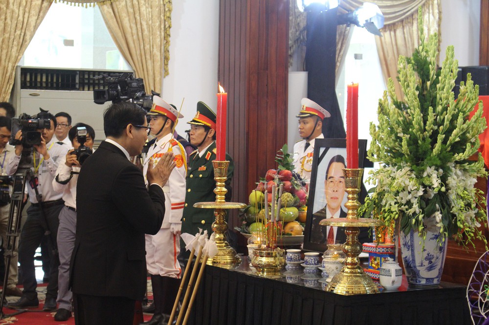 Nhiều đoàn ngoại giao đến viếng cố Thủ tướng Phan Văn Khải - Ảnh 11.