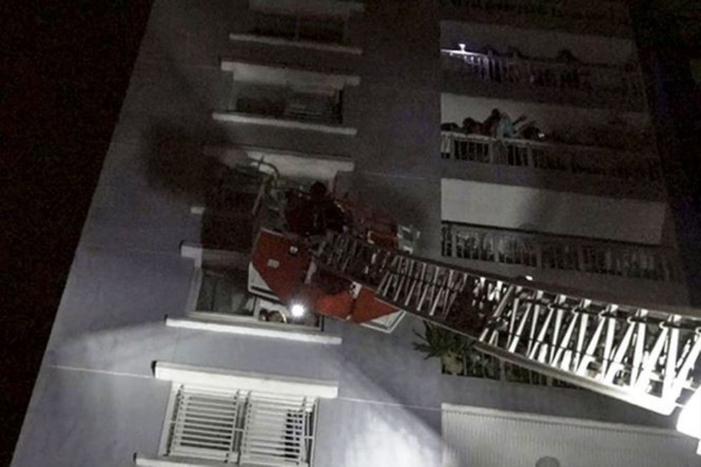 Vụ cháy chung cư làm 13 người chết: Thảm họa được báo trước - Ảnh 1.