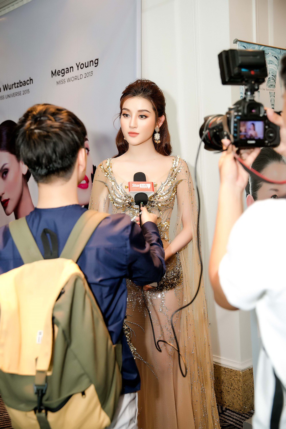 Huyền My đọ sắc với Hoa hậu Thế giới 2013 và Hoa hậu Hoàn vũ Quốc tế 2015 - Ảnh 11.