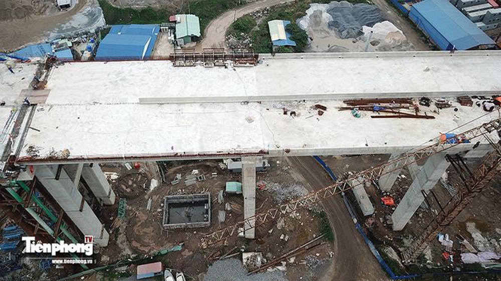 Cận cảnh cầu dây văng 7.200 tỷ đồng vừa hợp long - Ảnh 8.