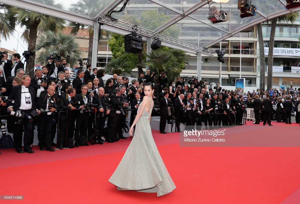 Không phải Phạm Băng Băng, đây mới là mỹ nhân châu Á có những khoảnh khắc thần sầu nhất tại thảm đỏ Cannes - Ảnh 11.