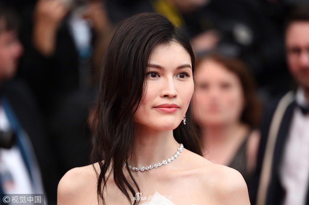 Thảm đỏ LHP Cannes: Cô bé đẹp nhất thế giới khoe sắc giữa dàn mỹ nhân hở bạo, chỉ có 1 đại diện Trung Quốc - Ảnh 10.