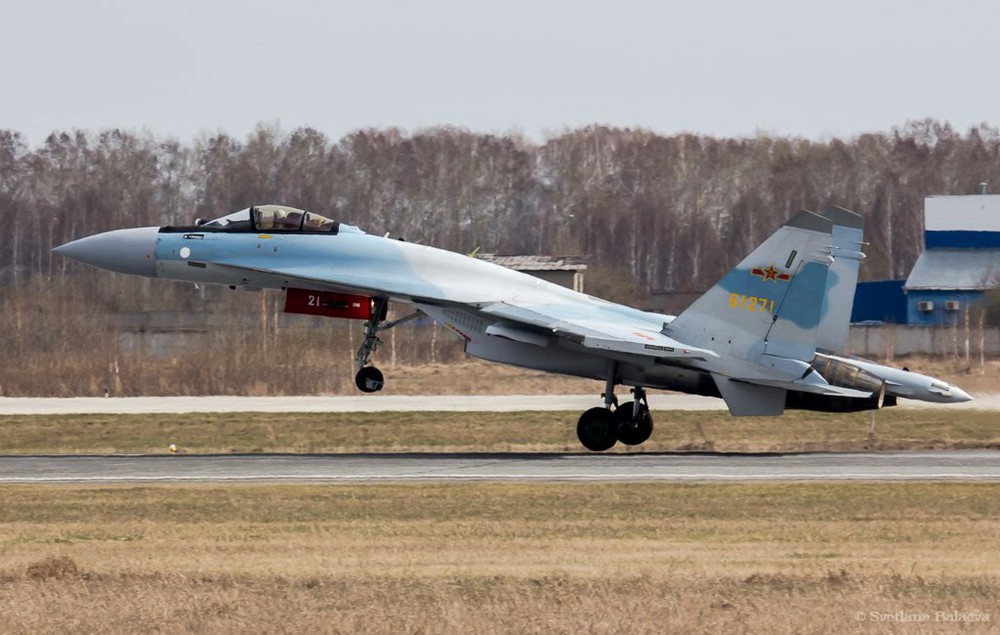 Tiêm kích Su-35 Trung Quốc lượn sang Nga: Nâng cao mức độ nguy hiểm - Ảnh 1.