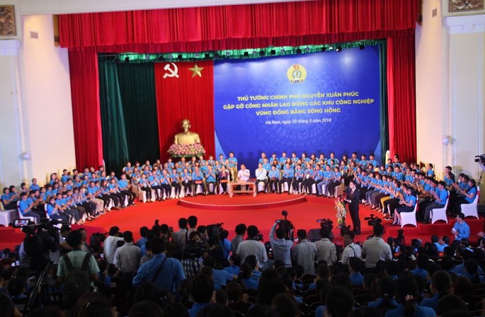 Thủ tướng: Xử nghiêm chủ trọ tăng giá điện, nước công nhân