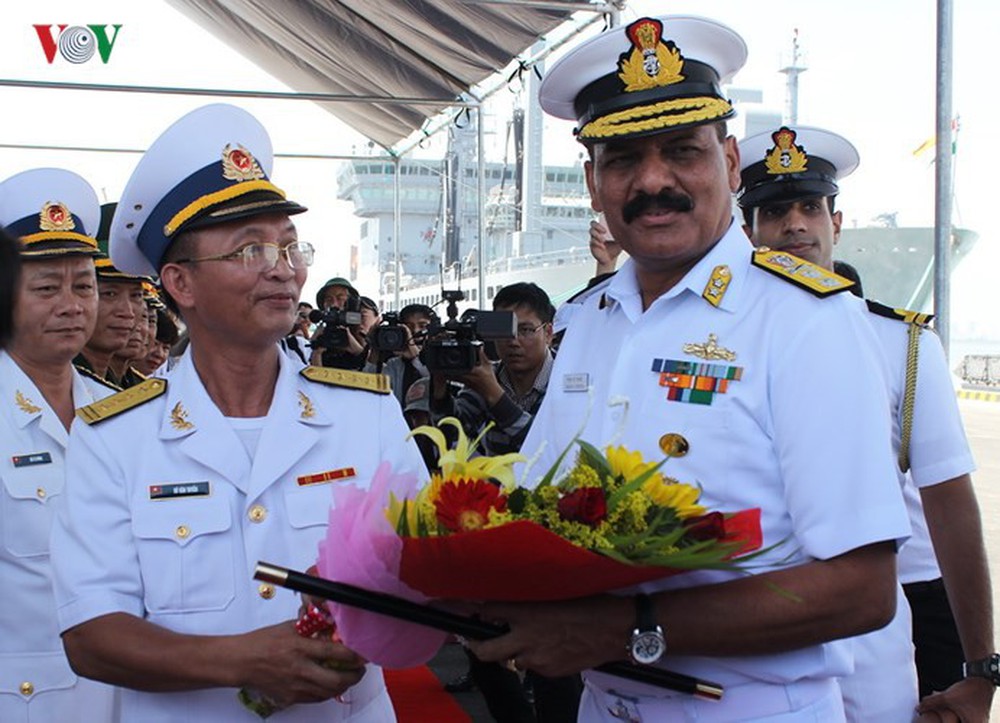 3 tàu Hải quân của Ấn Độ thăm thành phố Đà Nẵng - Ảnh 3.