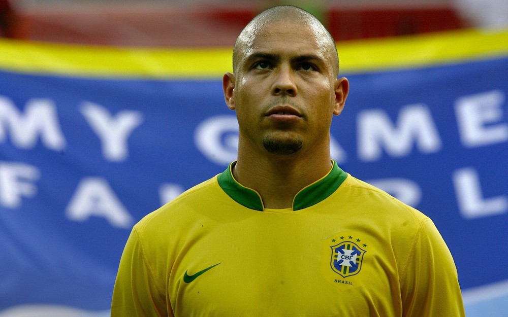 Ronaldinho không có chỗ trong đội hình huyền thoại Brazil của Cafu - Ảnh 10.