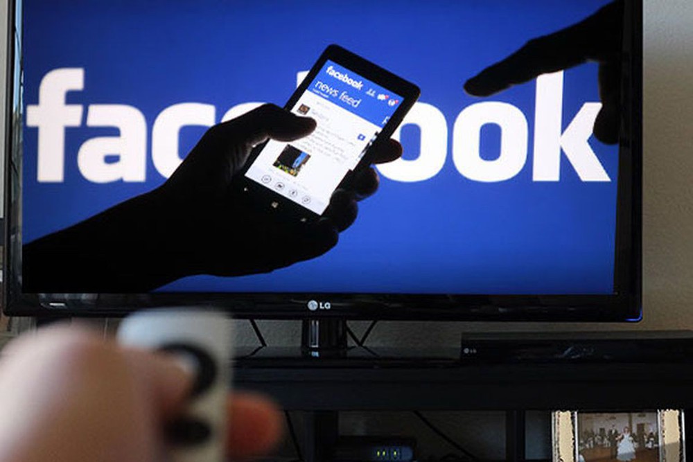 Hãy coi chừng, rất có thể Facebook sẽ lợi dụng micro trên smartphone để nghe lỏm thói quen xem TV của bạn - Ảnh 1.