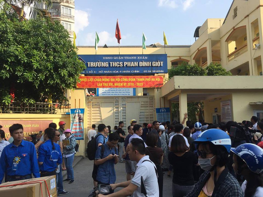 Xác định được người phụ nữ bê phở vào điểm thi trường THCS Phan Đình Giót - Ảnh 1.