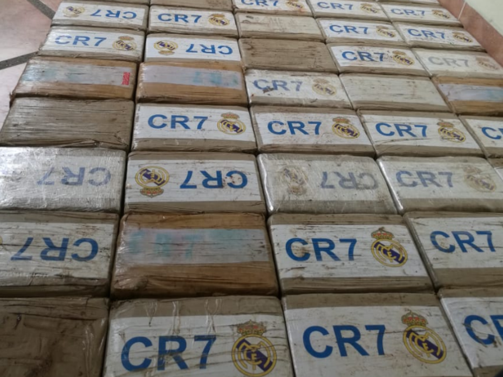 Phát hiện 270kg ma túy dán nhãn Ronaldo và logo Real Madrid - Ảnh 3.