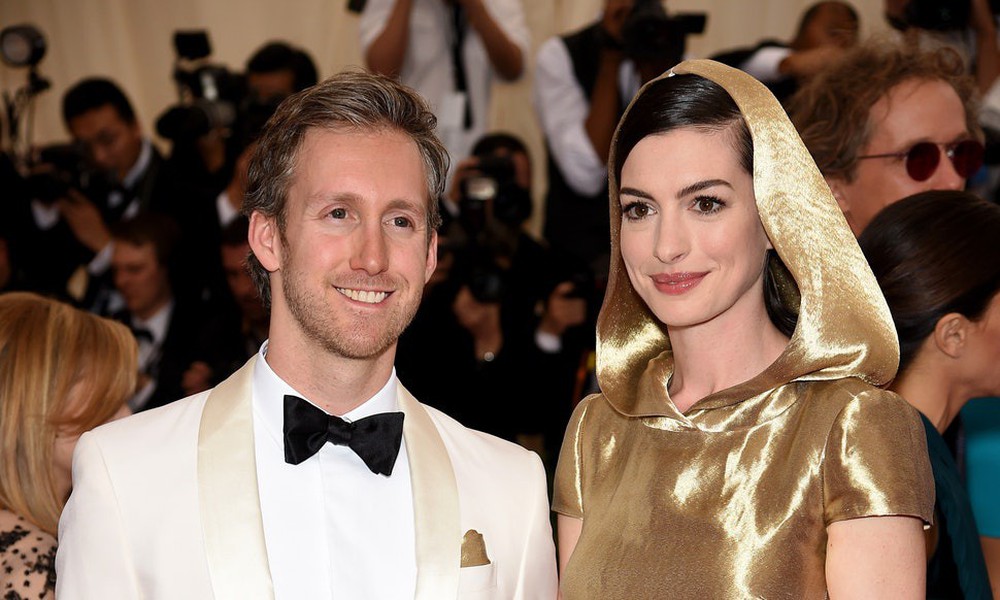 Anne Hathaway: Husband looks exactly like William Shakespeare and a dreamlike marriage in Hollywood - Photo 2.