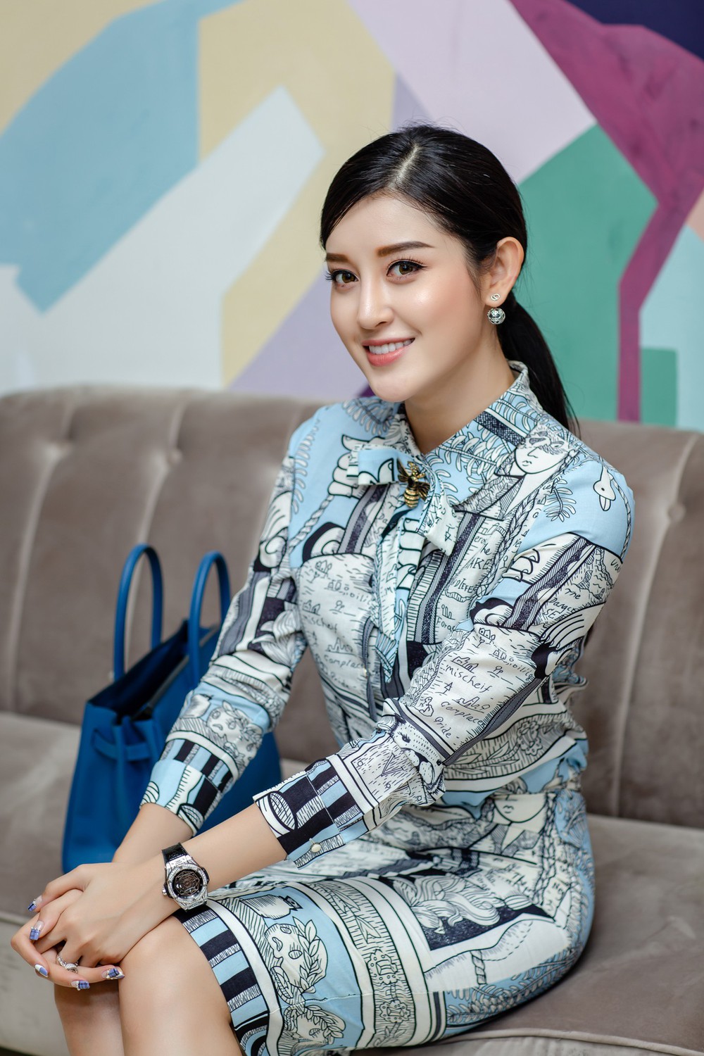 Á hậu Huyền My gây chú ý khi đeo nhẫn kim cương và đồng hồ 500 triệu - Ảnh 4.