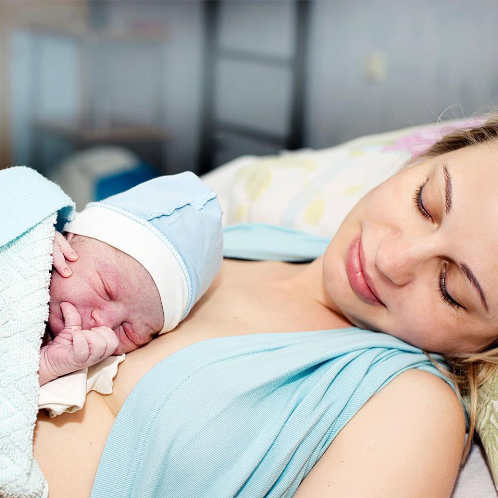 Mẹ sinh mổ phải lưu ý 4 điều này để cơ thể nhanh chóng phục hồi sau sinh - Ảnh 1.