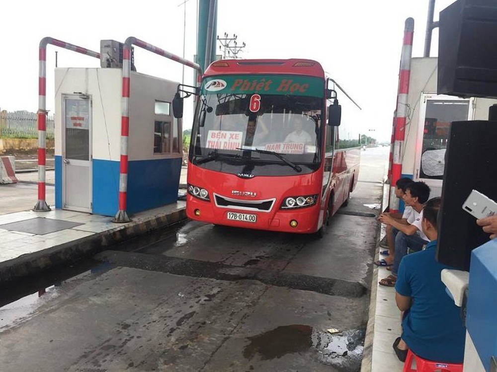 BOT Mỹ Lộc xả trạm sau khi cánh tài xế tụ tập phản đối - Ảnh 2.