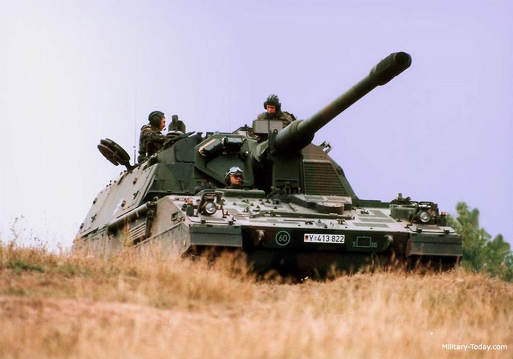 Soi sức mạnh đáng gờm của “hoàng đế pháo binh” PzH-2000 - Ảnh 2.