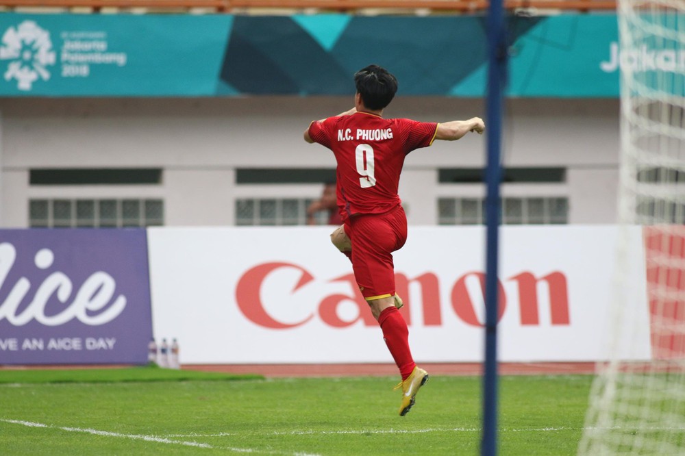 Quang Hải rực sáng, U23 Việt Nam thắng dễ trong ngày Công Phượng 2 lần trượt penalty - Ảnh 3.