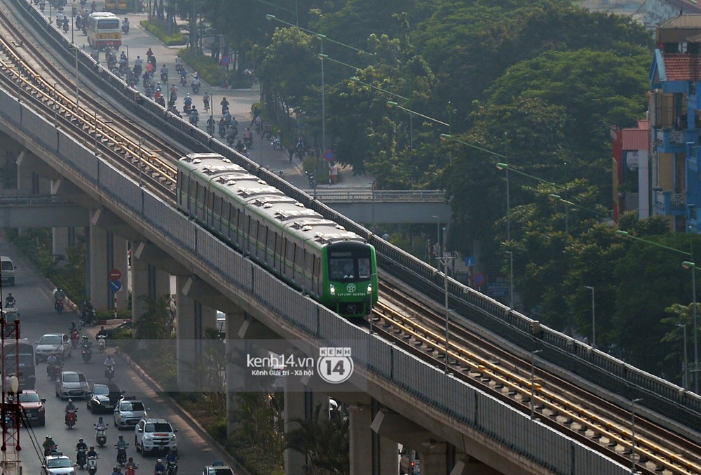 Chùm ảnh: Hành trình 15 phút đoàn tàu đường sắt trên cao lao vun vút từ ga Cát Linh tới Yên Nghĩa - Ảnh 14.