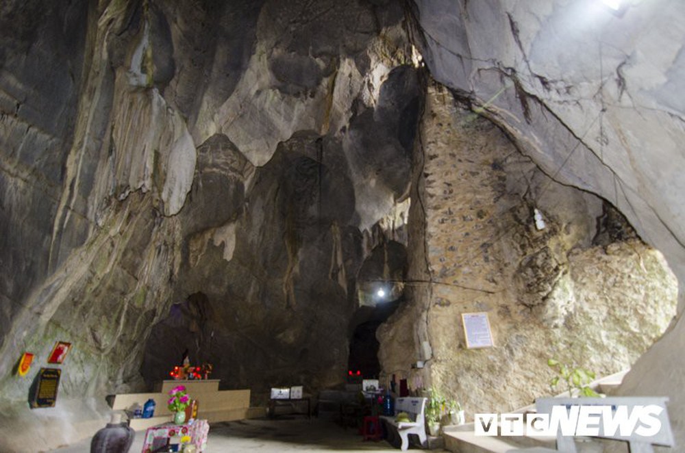 Ngôi chùa Thiên Tạo độc đáo và bí ẩn hang động khổng lồ trong lòng núi Nghệ An - Ảnh 2.