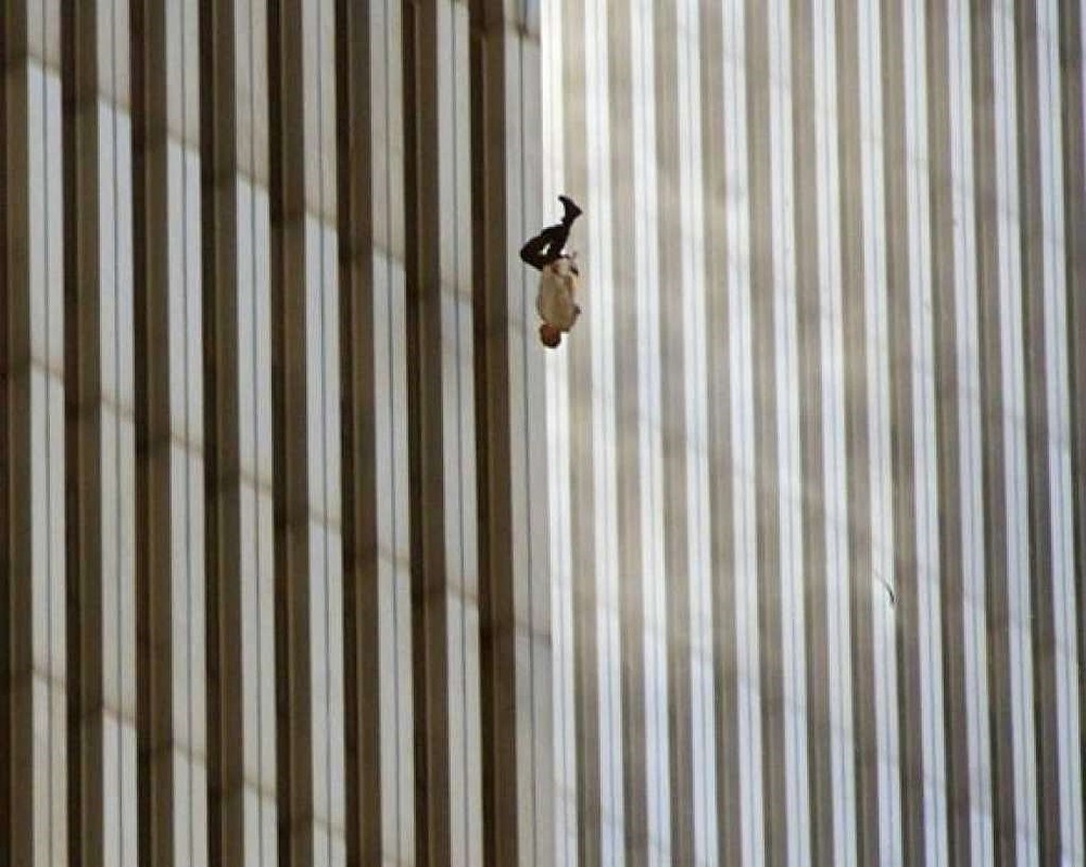 [ẢNH] Những bức hình đột nhiên biến mất, mới tìm lại được về vụ khủng bố 11/9 - Ảnh 17.