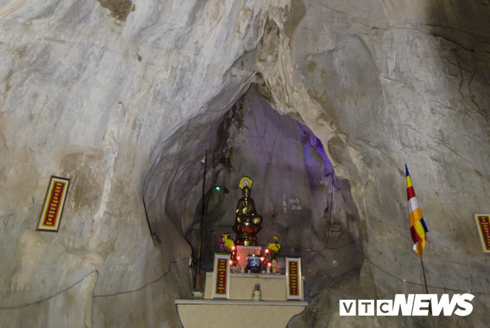 Ngôi chùa Thiên Tạo độc đáo và bí ẩn hang động khổng lồ trong lòng núi Nghệ An - Ảnh 3.