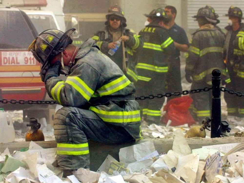 23 bức ảnh nhuốm màu đau thương vụ khủng bố 11/9 - Ảnh 14.
