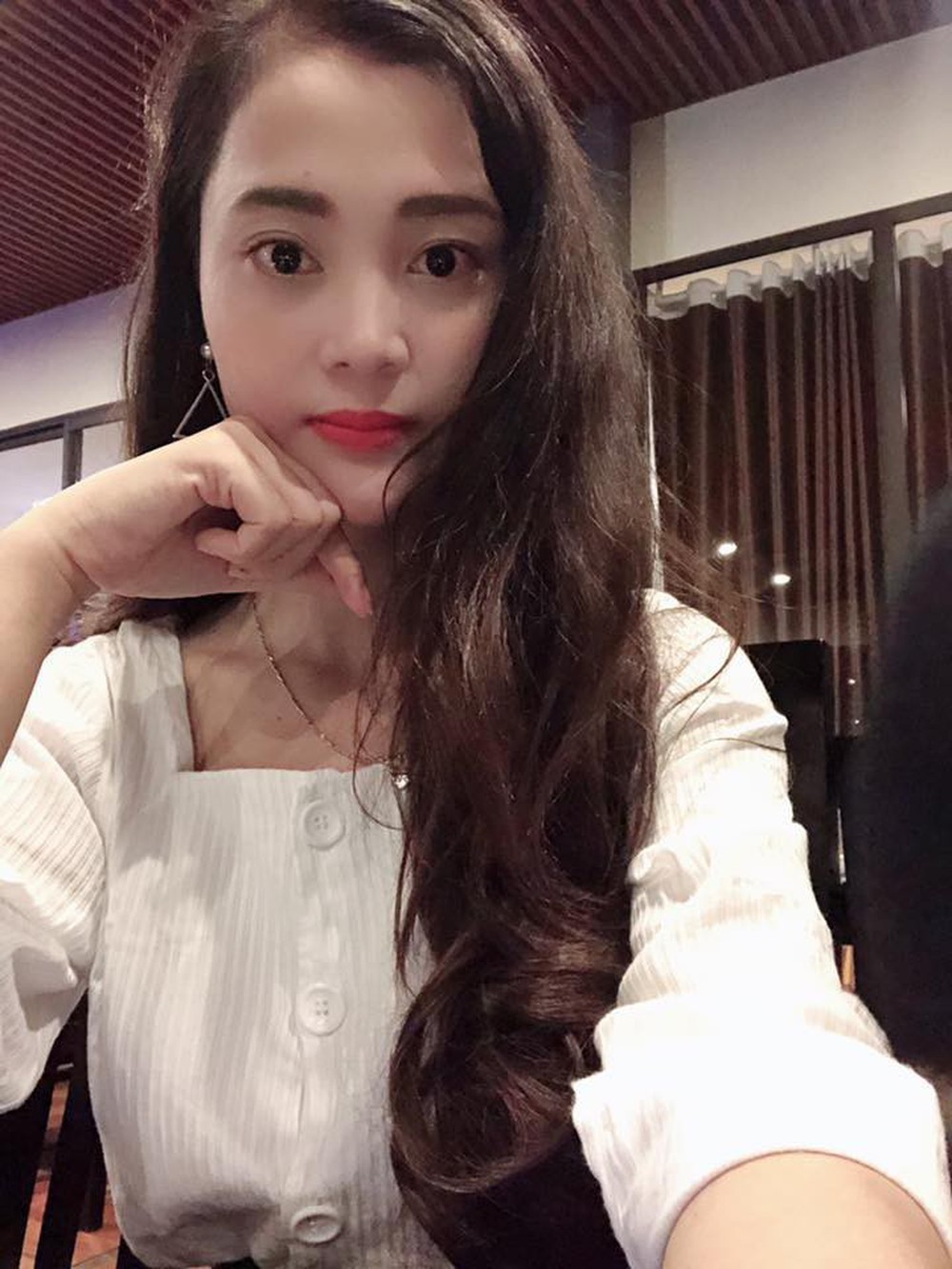Bão người yêu tin đồn thủ môn Bùi Tiến Dũng chưa qua, dân mạng lại giông gió vì tin cô nàng xinh đẹp này là người yêu Công Phượng - Ảnh 9.