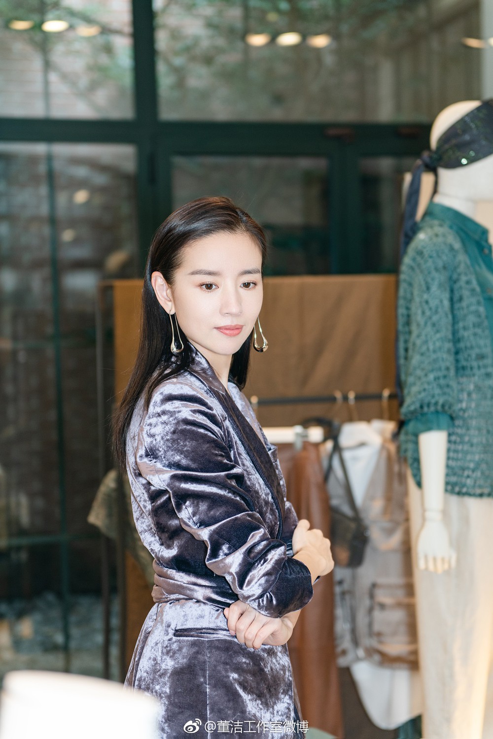 Hai Phú Sát Hoàng Hậu Tần Lam - Đổng Khiết đụng độ nhan sắc: Người như tiên nữ, kẻ lộ già nua - Ảnh 24.