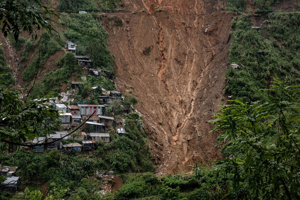 Những hình ảnh ghi lại sự ác liệt của Mangkhut - siêu bão mạnh nhất thế giới trong năm nay - Ảnh 8.