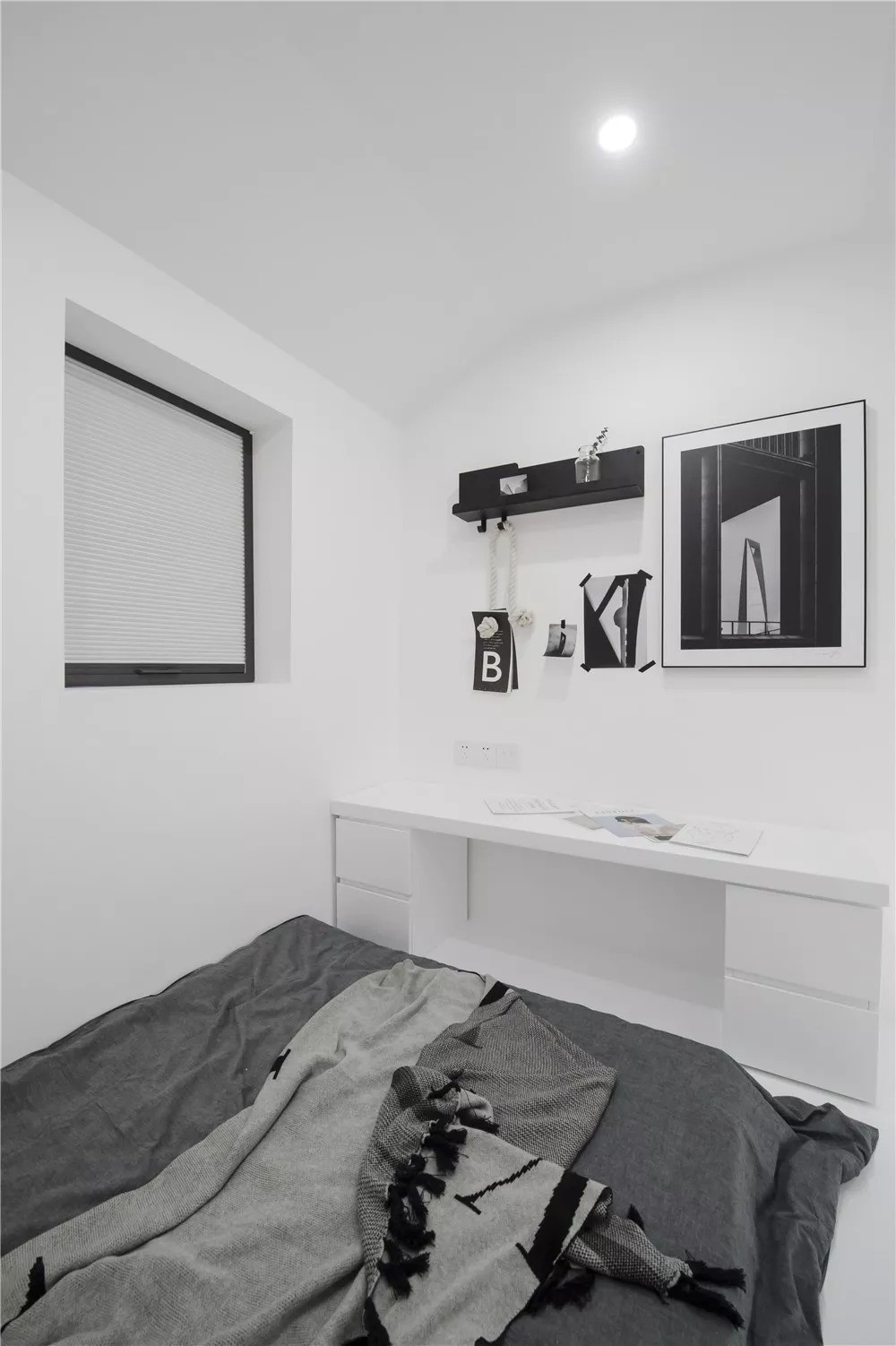 Ngôi nhà cổ 30m² trong ngõ nhỏ được bố và con trai yêu nghệ thuật tự tay thiết kế lại, hoàn hảo đến từng mét vuông - Ảnh 18.