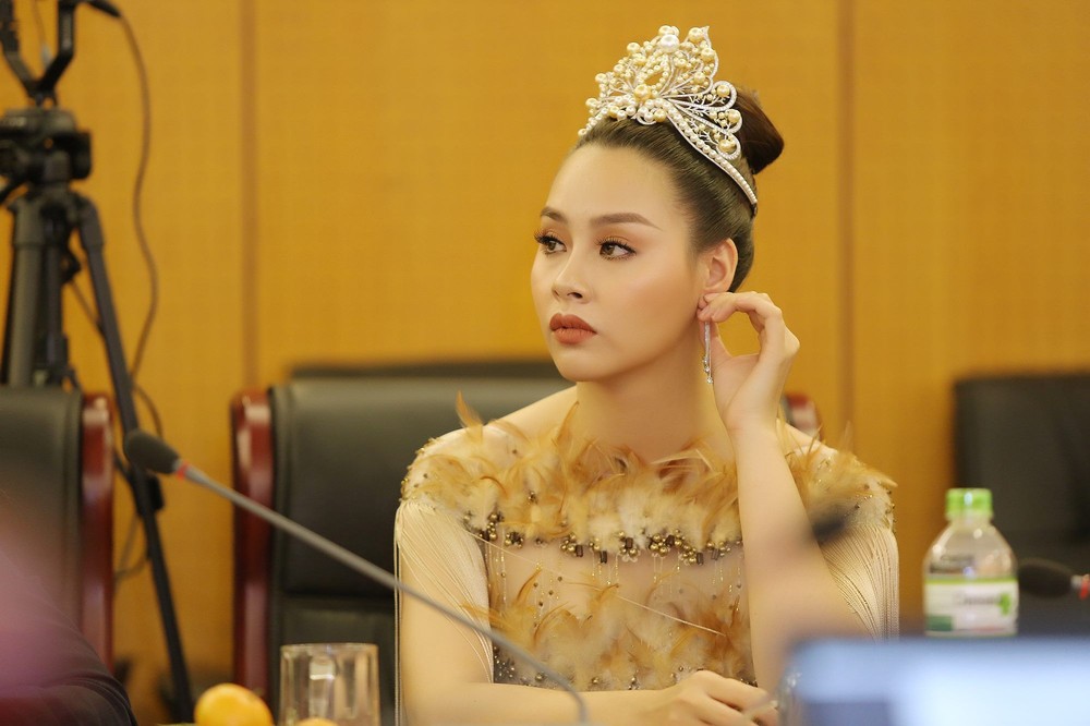 Hoa hậu biển 2016 Thùy Trang âm thầm kết hôn và sinh con ngay khi chưa hết nhiệm kỳ - Ảnh 1.