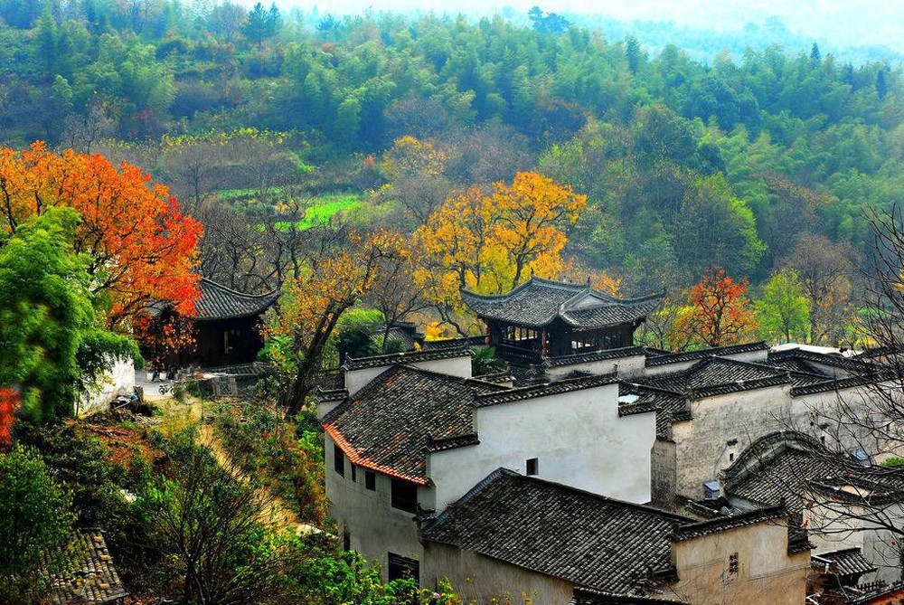 Những ngôi làng cổ cảnh sắc đẹp mê hồn nhất định phải ghé thăm vào mùa thu ở Trung Quốc - Ảnh 1.